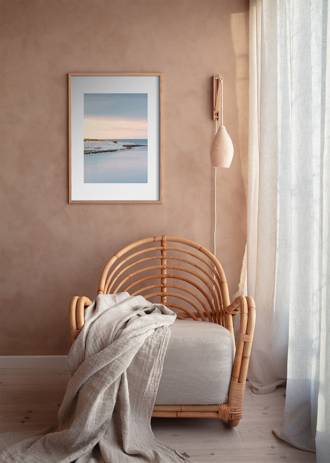 Indretning med fotografi af kysten ved Grogarnsberget, Gotland, Sverige – Foto Factory