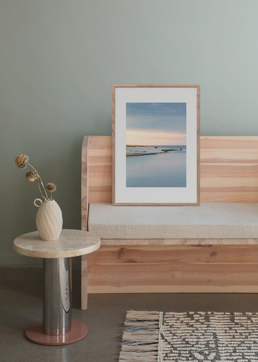 Indretning med fotografisk plakat af kysten ved Grogarnsberget, Gotland, Sverige – Foto Factory