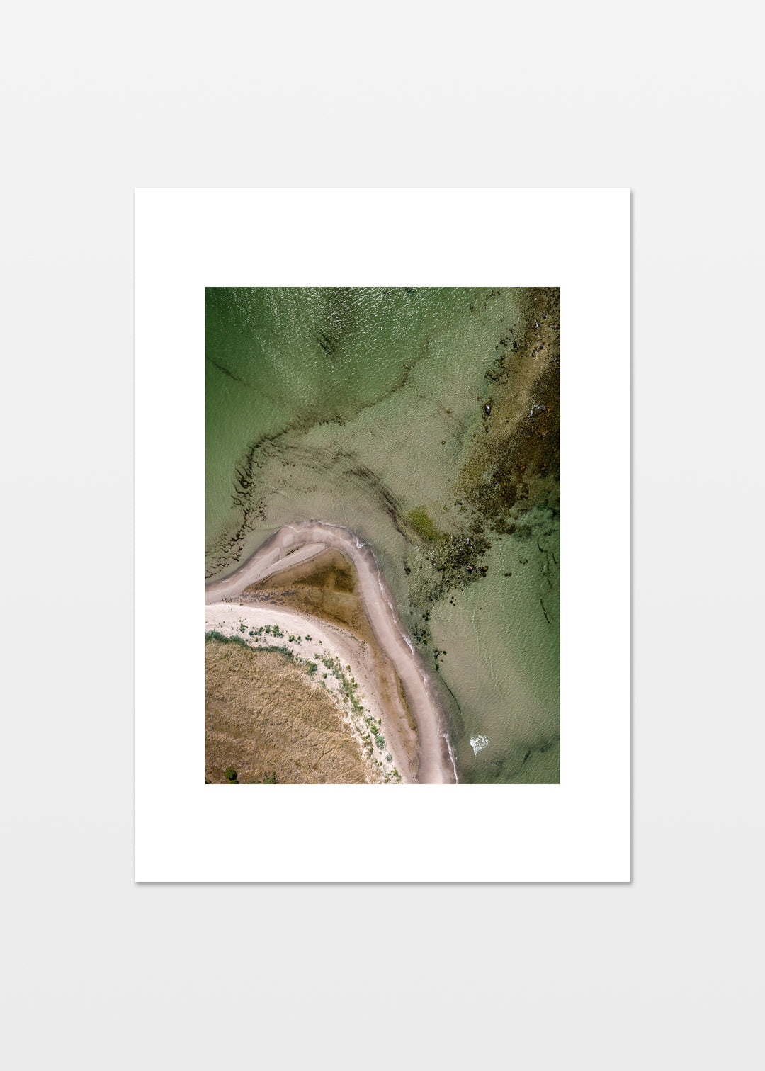 Dronefoto af Austre Strand og tangen mod Heligholmen, Gotland – Foto Martin Bay